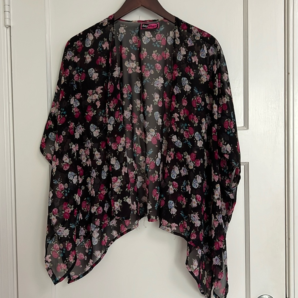 Sheer floral kimono size small